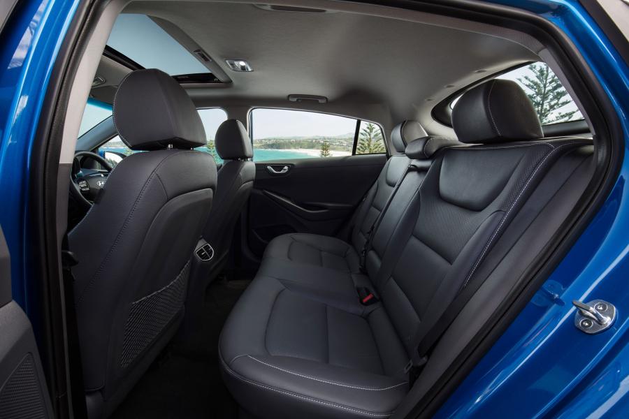 Интерьер Hyundai IONIQ hybrid (AE) 2018 года  (AU) (фото 16 из 42)
